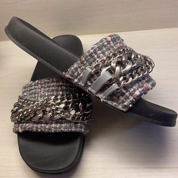 Guess Salina Flat Sandals Grey/Pink Silver Chains Sz 7M Light Comfy Brand New - Picture 4 of 9